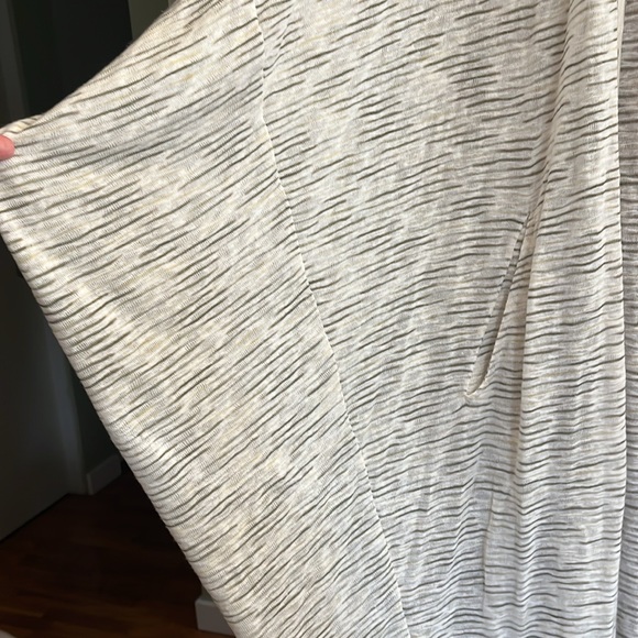 One size White Striped Anthropologie Cardigan - Picture 4 of 6